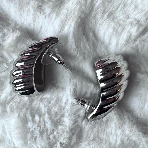 🆕 Chunky Silver Earrings Statement Tear Drop Croissant Crescent 80’s Mob Wife - Picture 7 of 10